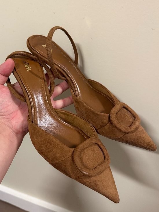 Zara Shoes - Zara Suede Kitten Heel Slingbacks